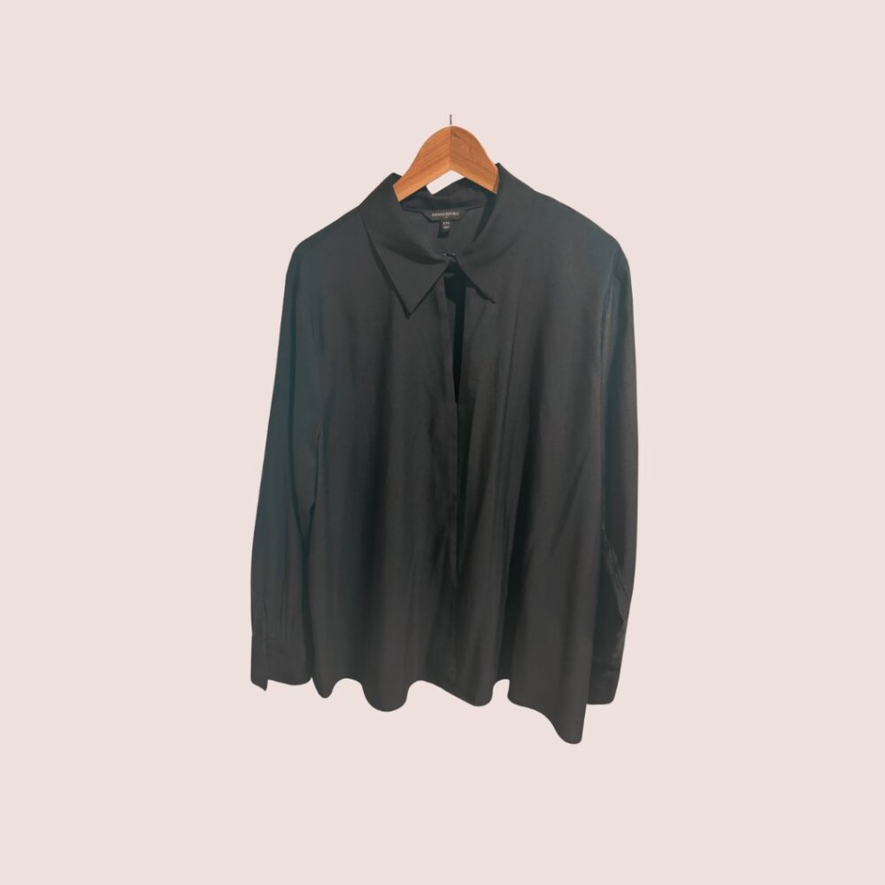 Banana Republic Silky Black Top